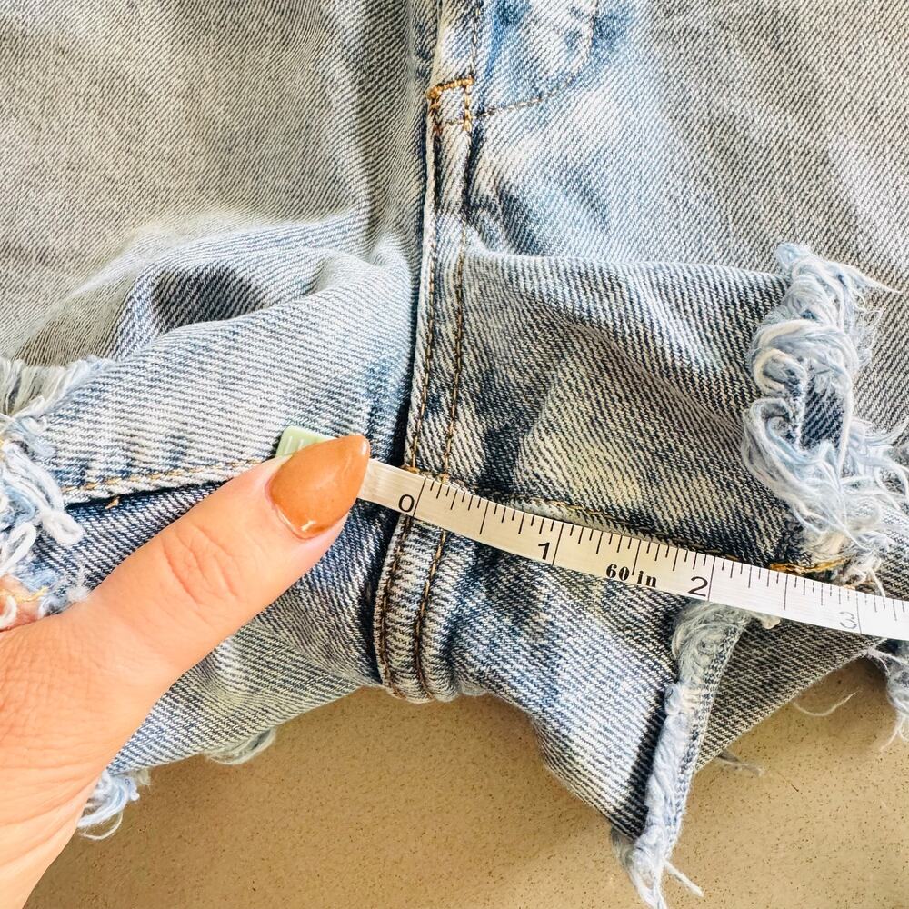 ANTHROPOLOGIE BLANKNYC Distressed Light Wash Blue Denim $88 Cutoffs Shorts 27 - Picture 12 of 13